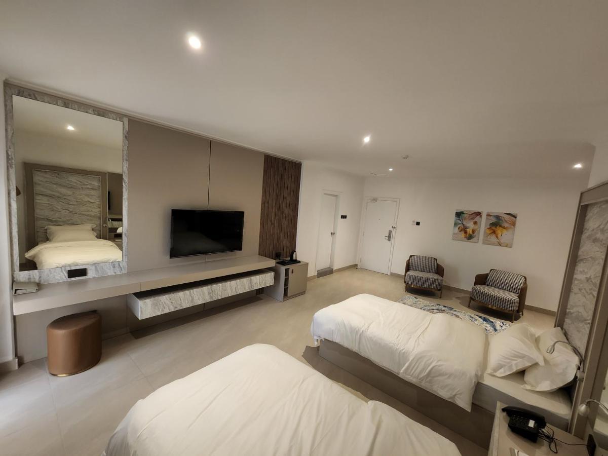 Imperial Suites Hotel Manama Ngoại thất bức ảnh