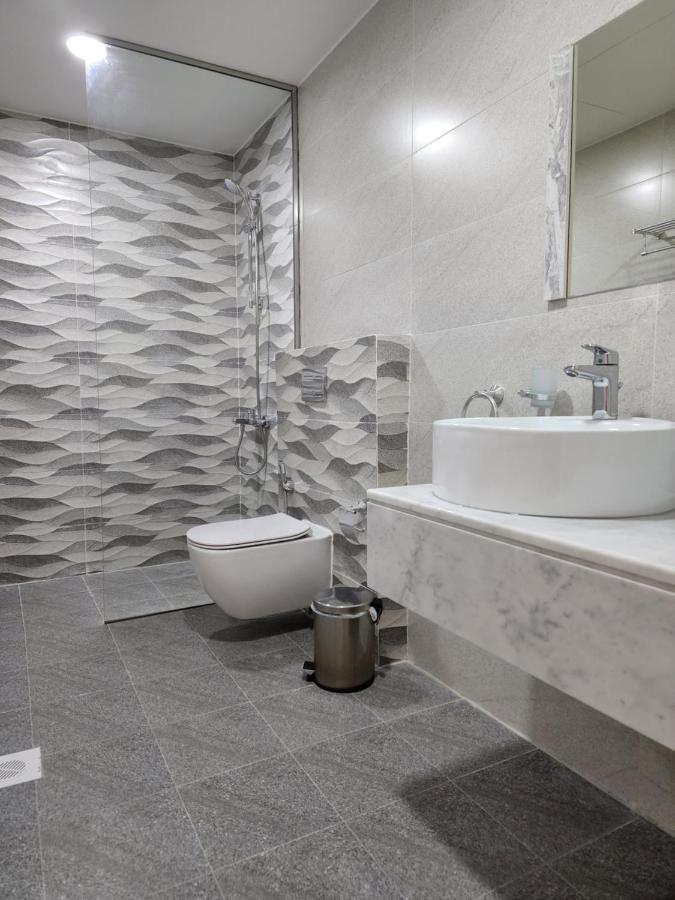Imperial Suites Hotel Manama Ngoại thất bức ảnh