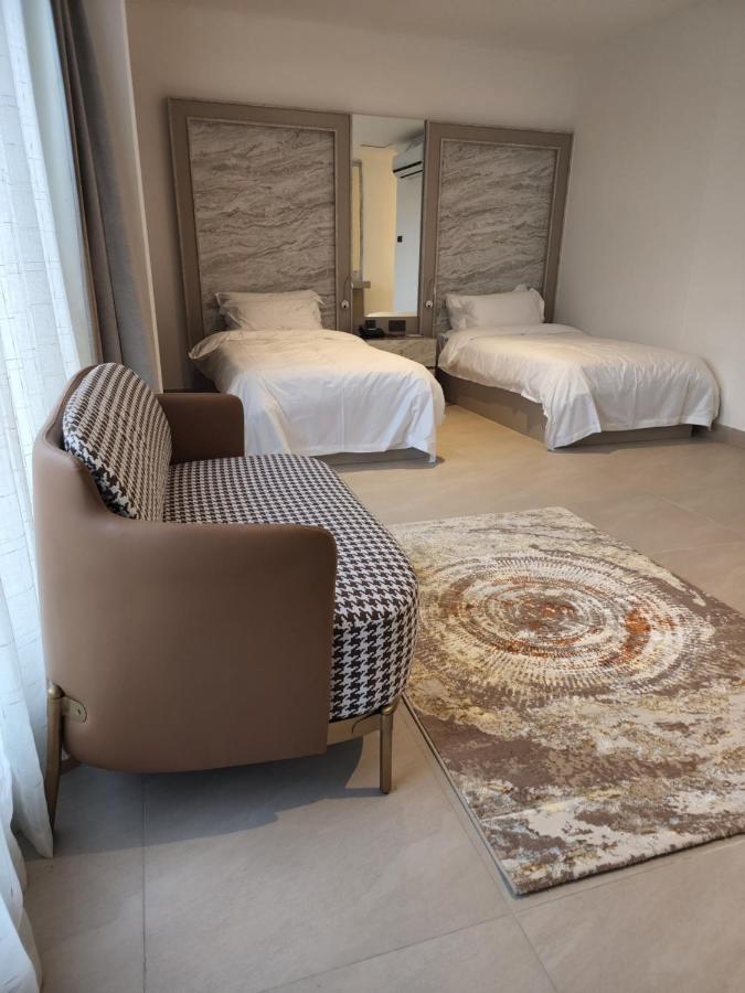 Imperial Suites Hotel Manama Ngoại thất bức ảnh
