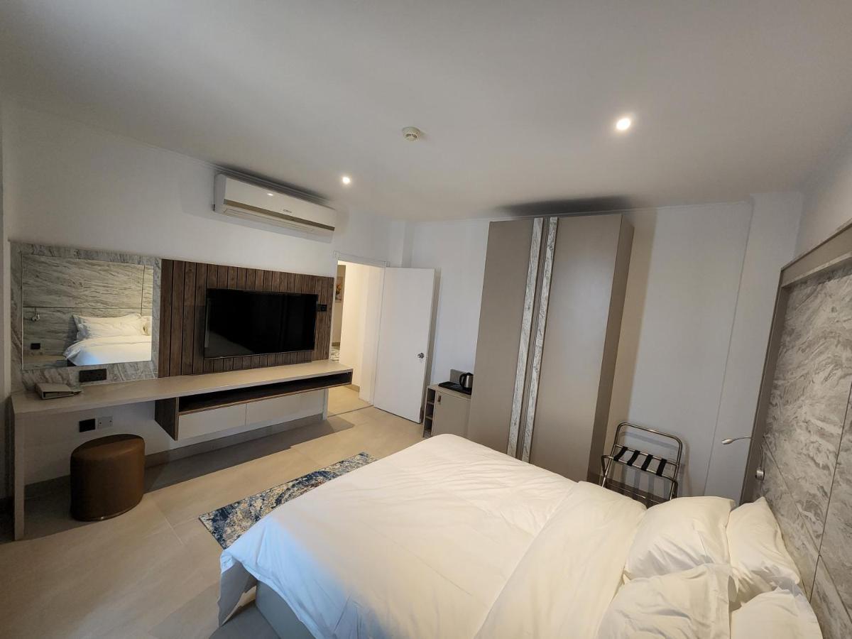 Imperial Suites Hotel Manama Ngoại thất bức ảnh