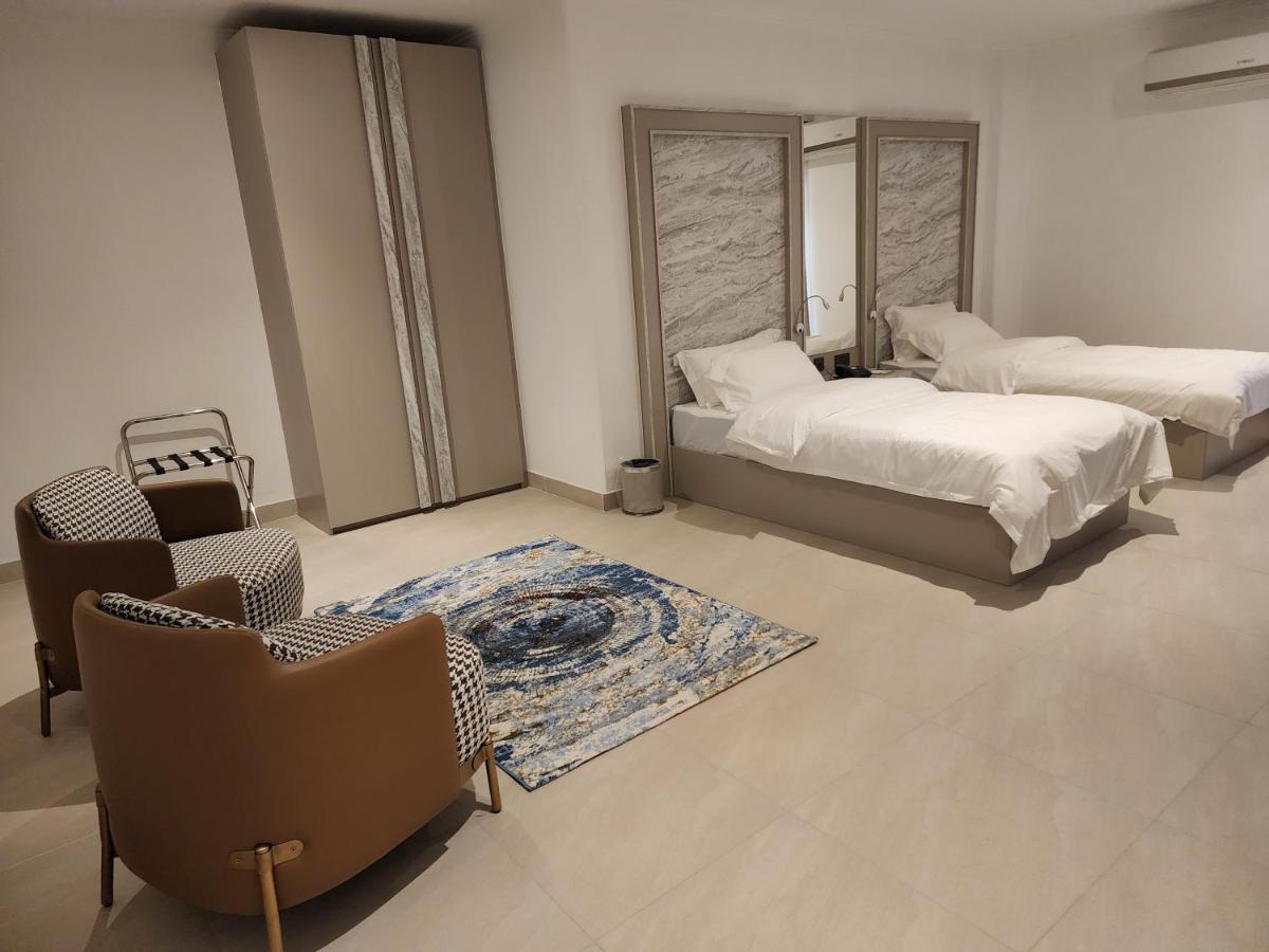 Imperial Suites Hotel Manama Ngoại thất bức ảnh
