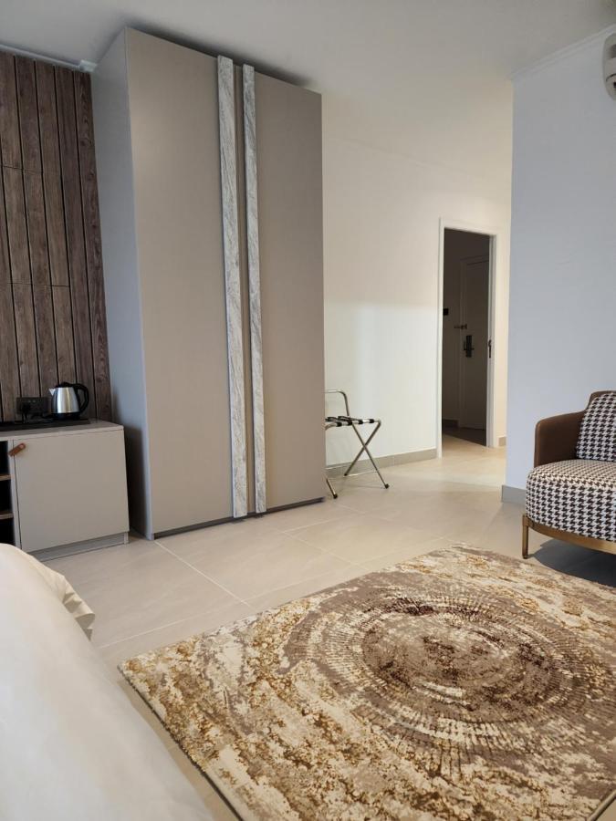 Imperial Suites Hotel Manama Ngoại thất bức ảnh