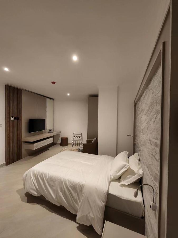 Imperial Suites Hotel Manama Ngoại thất bức ảnh