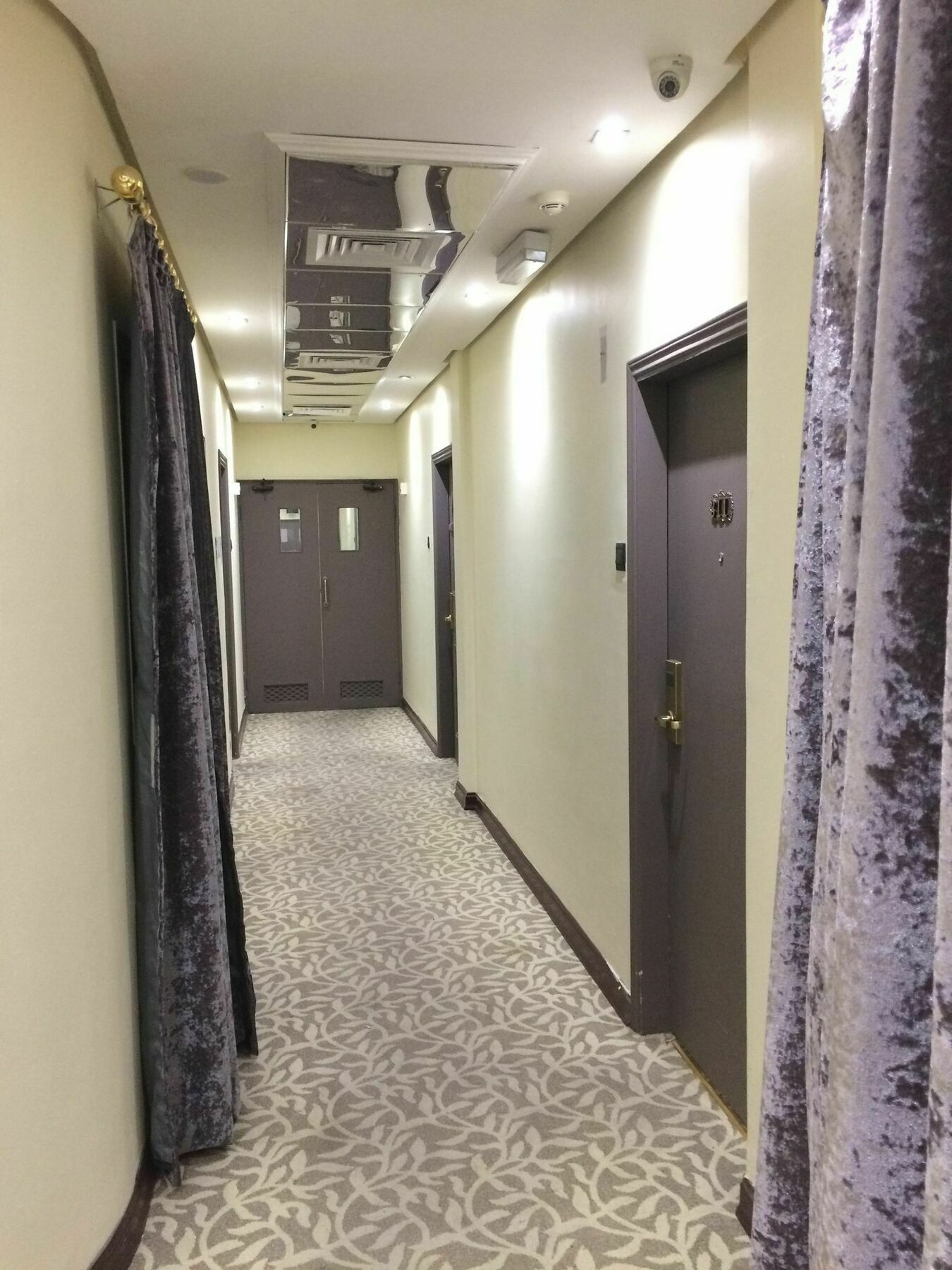Imperial Suites Hotel Manama Ngoại thất bức ảnh
